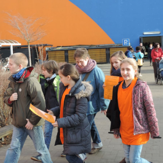 rundgang-mit-schlern Montessori-Schulzentrum Leipzig - Neuigkeiten - Freude - Arbeit - Stolz